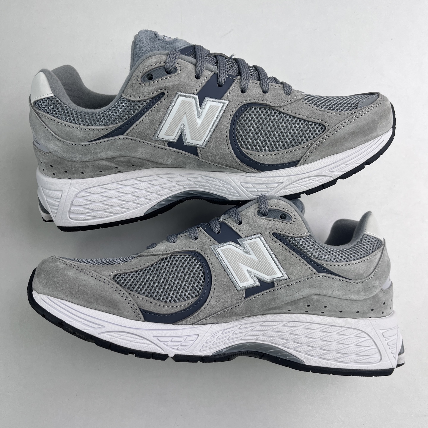
New Balance WL2002 复古休闲跑步鞋 M2002RST
尺码：36 37 37.5 3