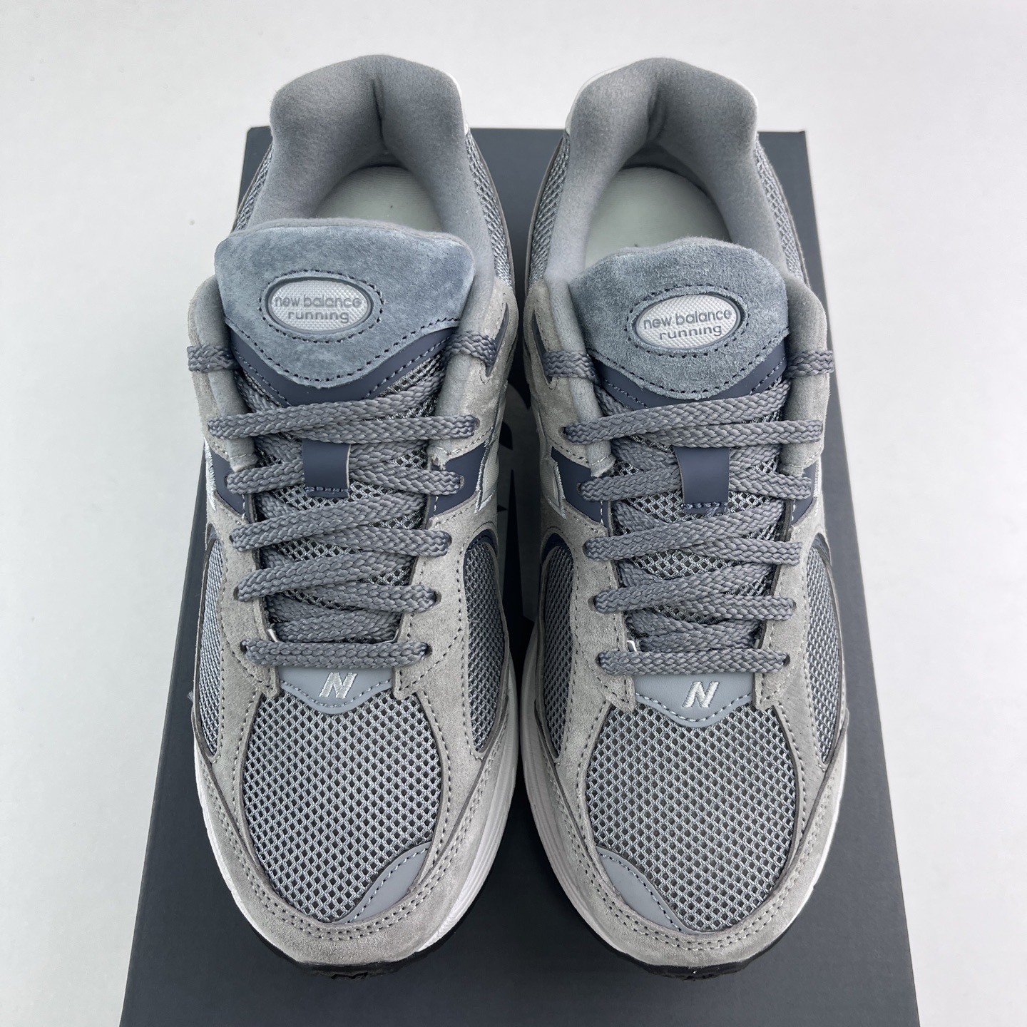 
New Balance WL2002 复古休闲跑步鞋 M2002RST
尺码：36 37 37.5 3