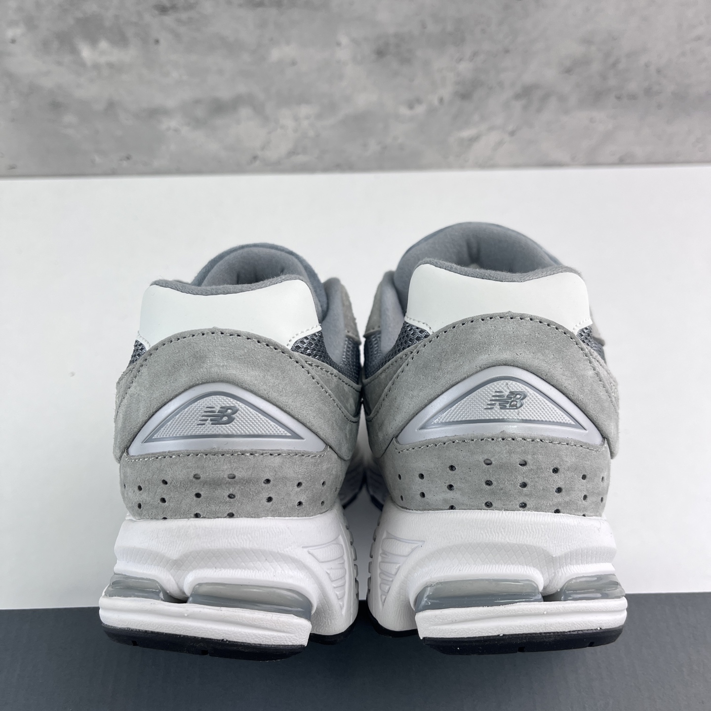 
New Balance WL2002 复古休闲跑步鞋 M2002RST
尺码：36 37 37.5 3