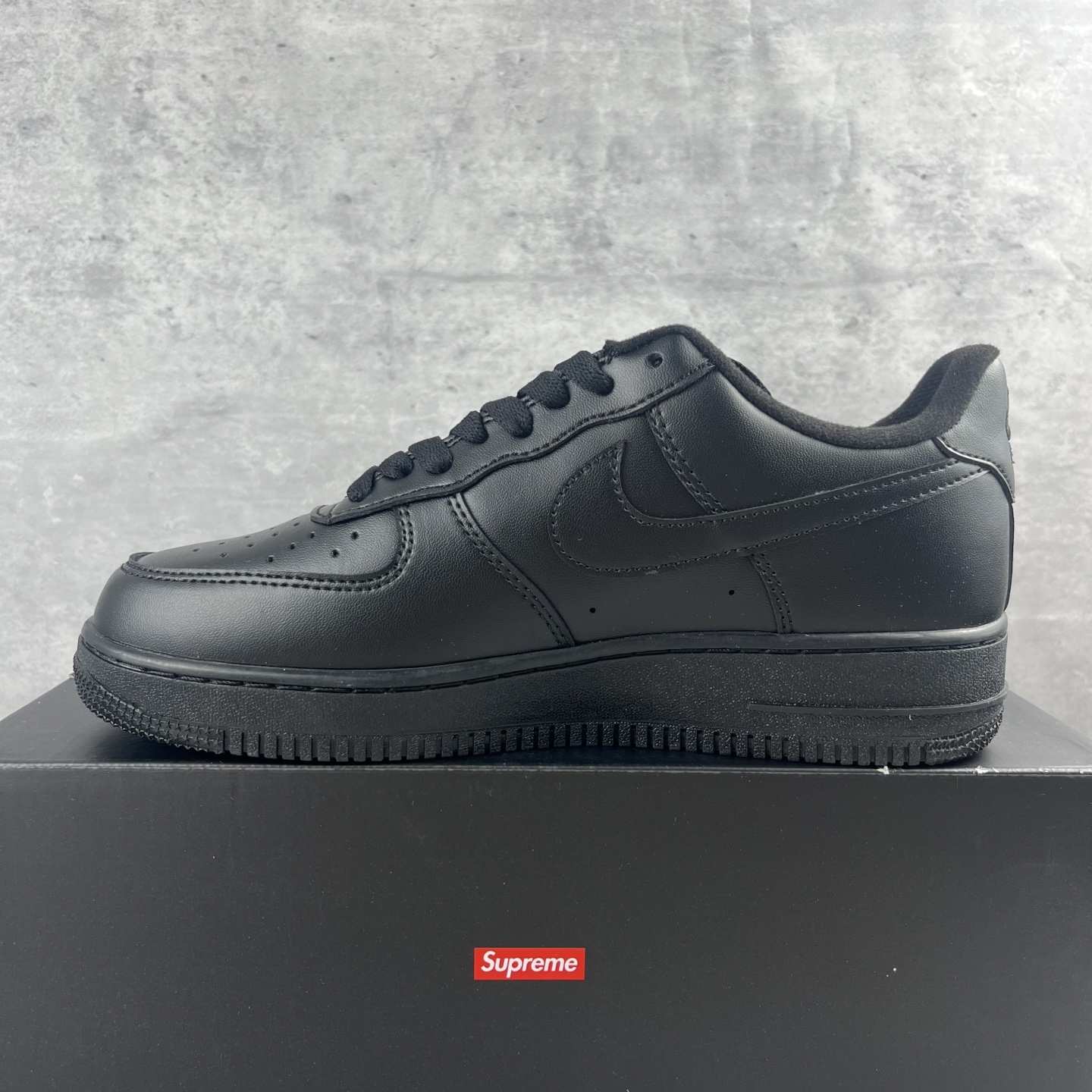 
外贸批次 Supreme x Nike Air Force 1 box logo 黑色

货号：CU9