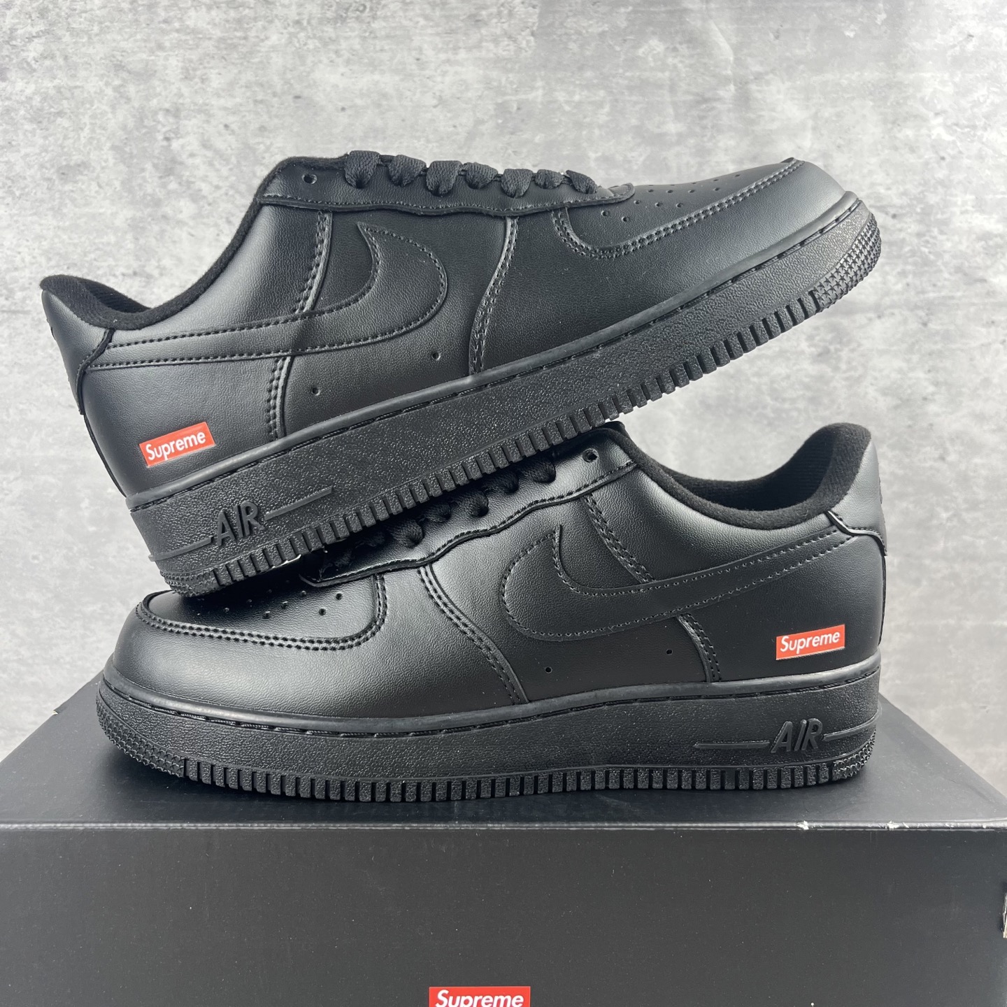 
外贸批次 Supreme x Nike Air Force 1 box logo 黑色

货号：CU9