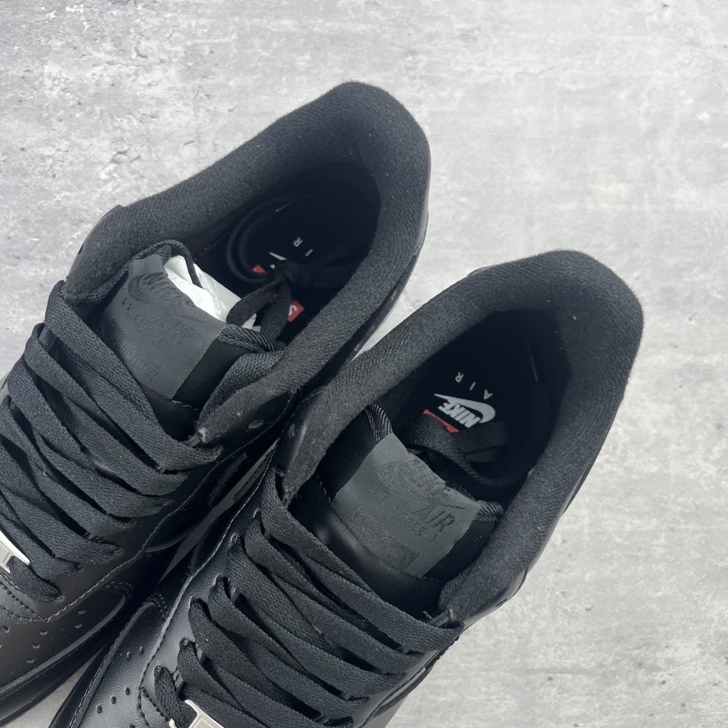 
外贸批次 Supreme x Nike Air Force 1 box logo 黑色

货号：CU9