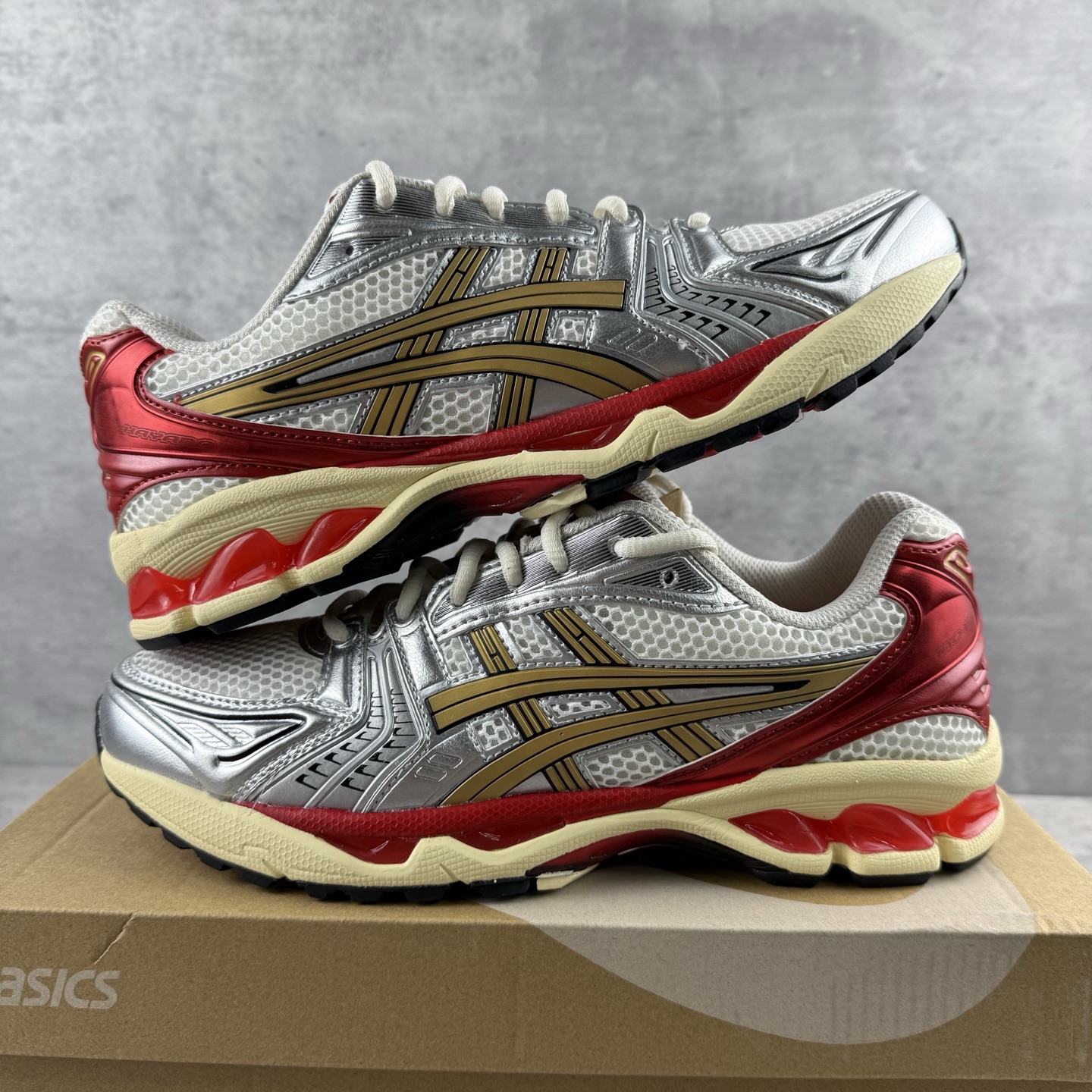 
Asics Gel-Kayano 14 亚瑟士运动休闲透气专业跑鞋 1203A692-100
#采用工