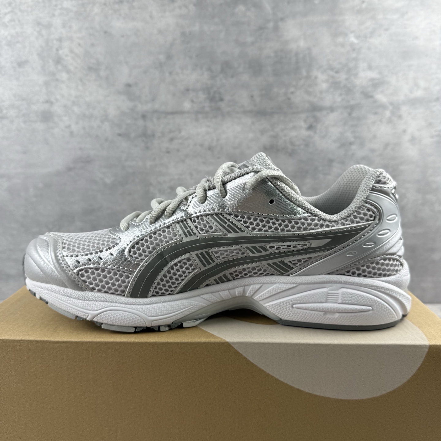 
Asics Gel-Kayano 14 银灰
亚瑟士14代 纳米纤维气垫百搭休闲运动慢跑鞋
#原装纳米