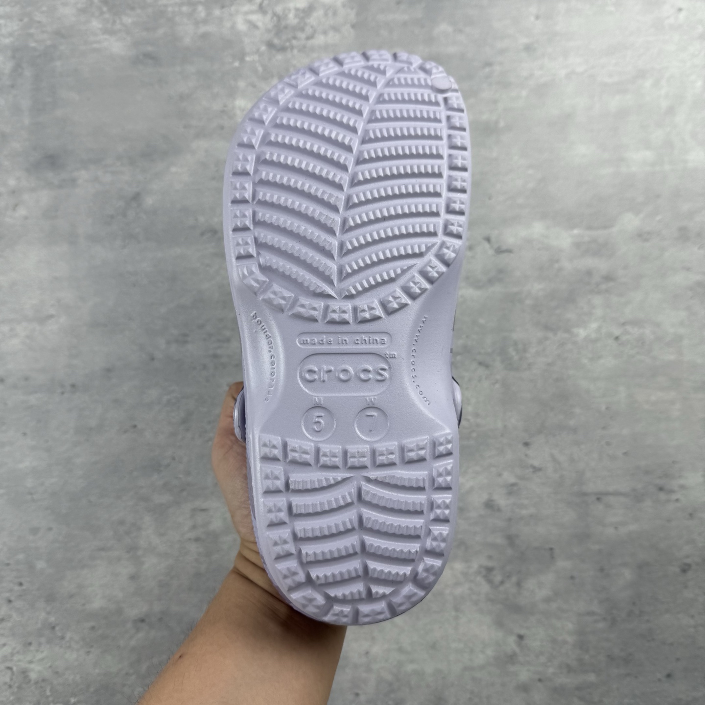   卡洛驰陈冠希CLOT 荆棘外星人联名 CROCS洞洞鞋 M4-M11
尺码：36 37 38 39 