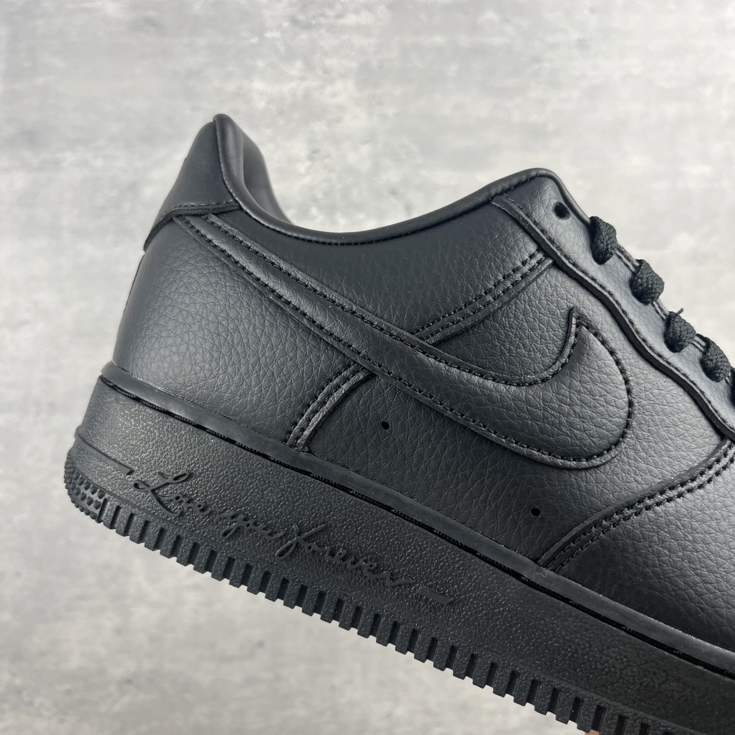 
Nocta x Air Force 1 Low 黑色 CZ8065-001
原楦头原纸板 打造纯正空军