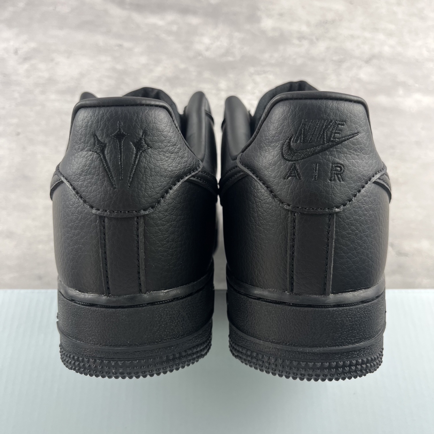 
Nocta x Air Force 1 Low 黑色 CZ8065-001
原楦头原纸板 打造纯正空军