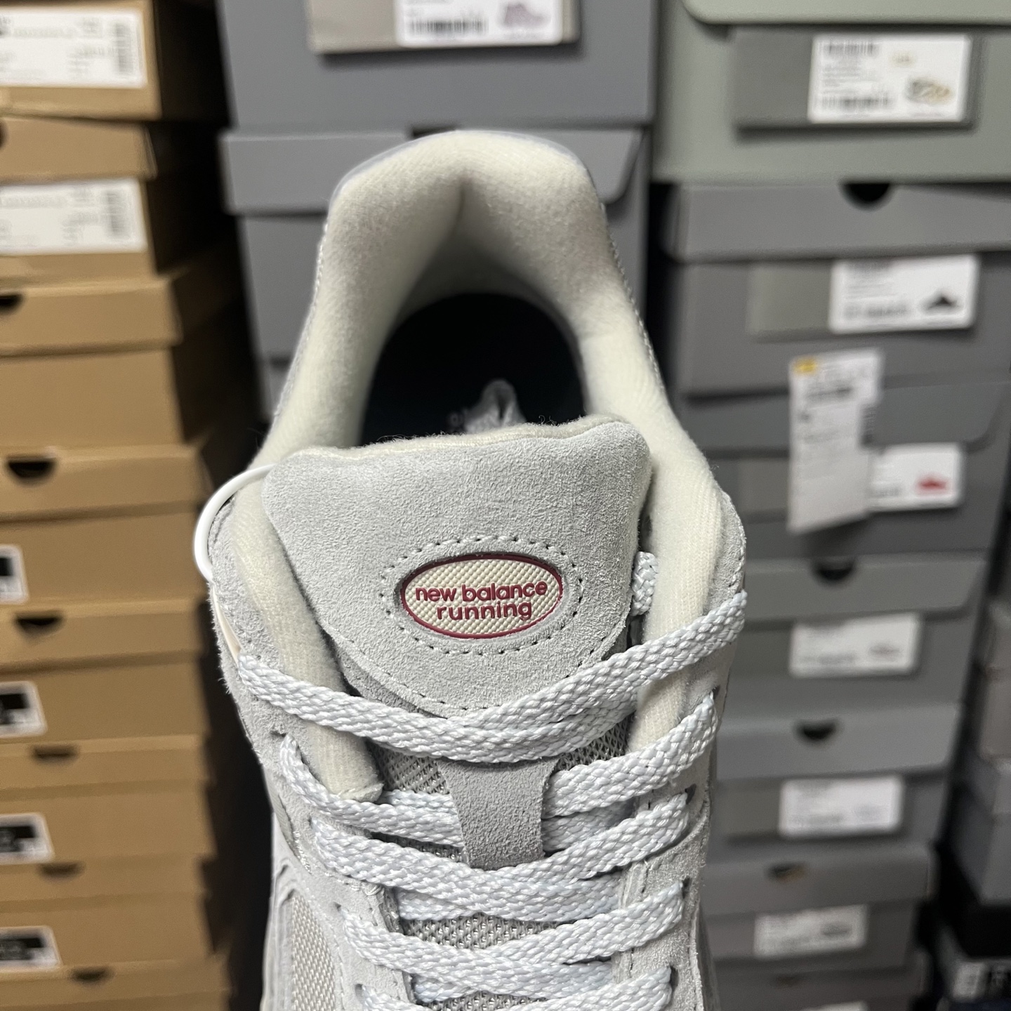 C版
大厂出品 New Balance NB 2002R 灰色

货号：U2002REE
尺码：36 3