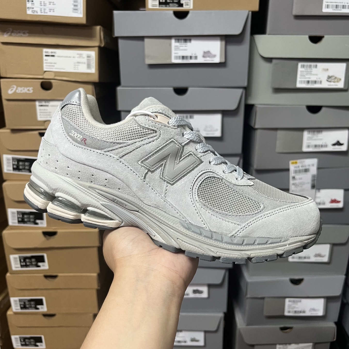 C版
大厂出品 New Balance NB 2002R 灰色

货号：U2002REE
尺码：36 3