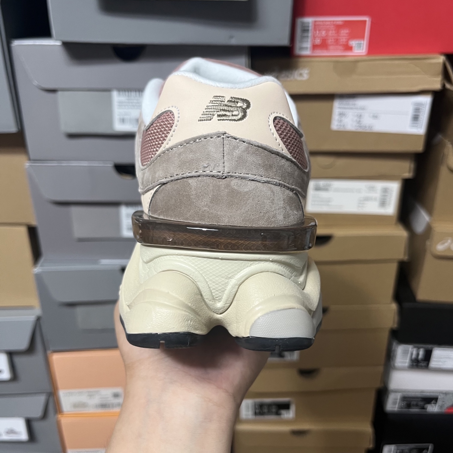 
纯原标杆 品质无敌 New Balance NB 9060 粉棕

货号：U9060ZGB
尺码：36