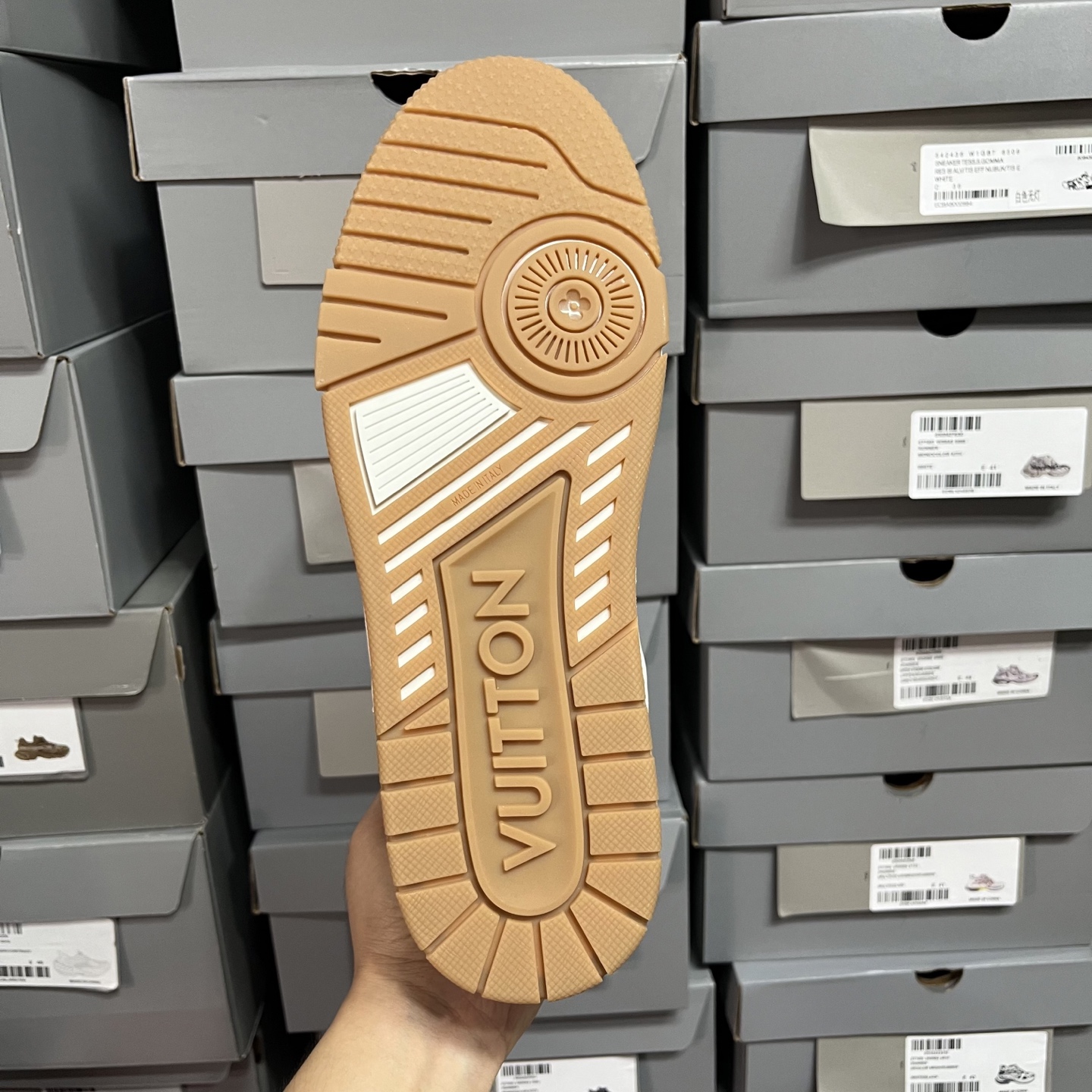   LV路易威登Louis Vuitton Trainer Sneaker Low 运动系列低帮复古百搭