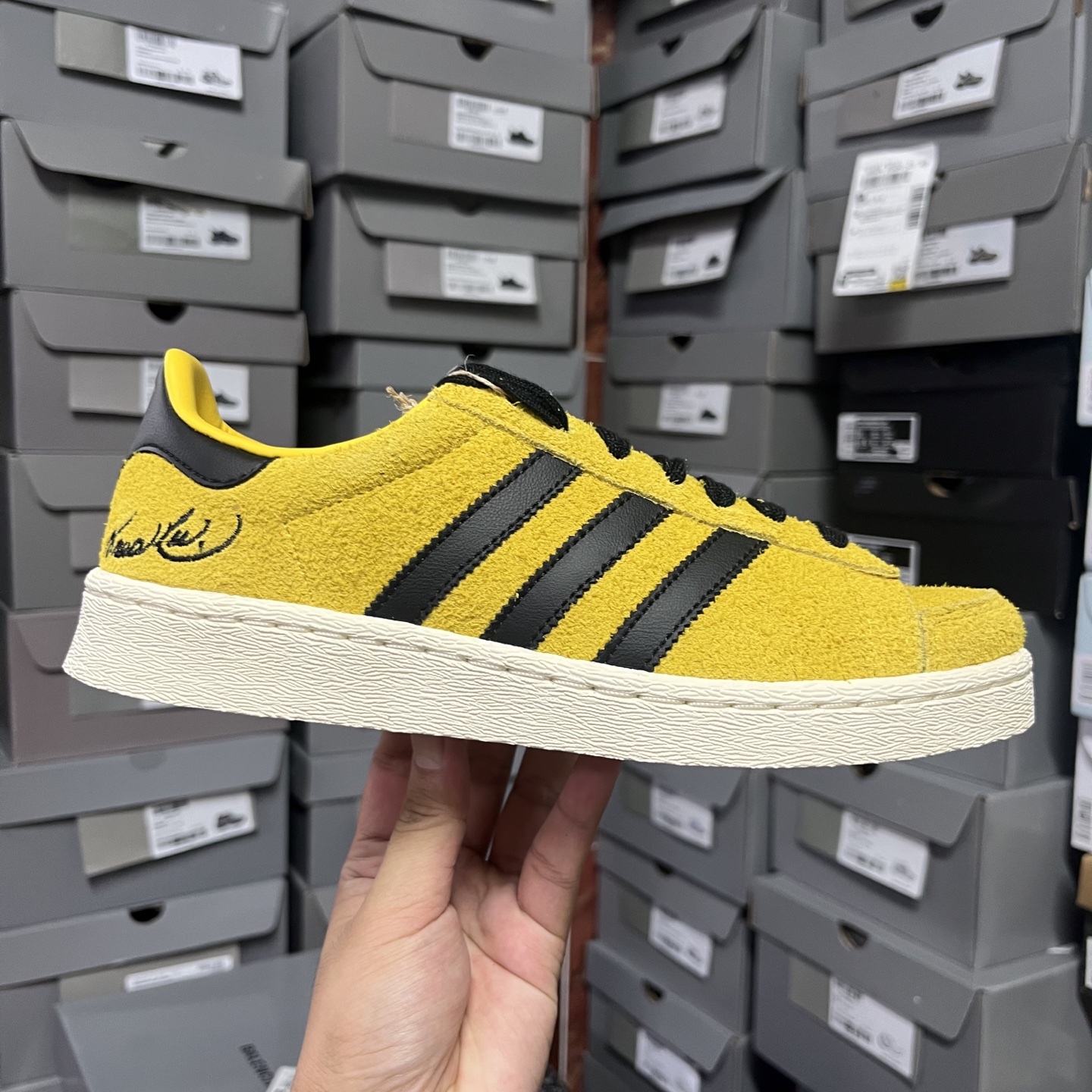 
纯原 Bruce Lee x AD 阿迪 联名款低帮休闲板鞋 JR1597  头部一线大厂出品 高端外