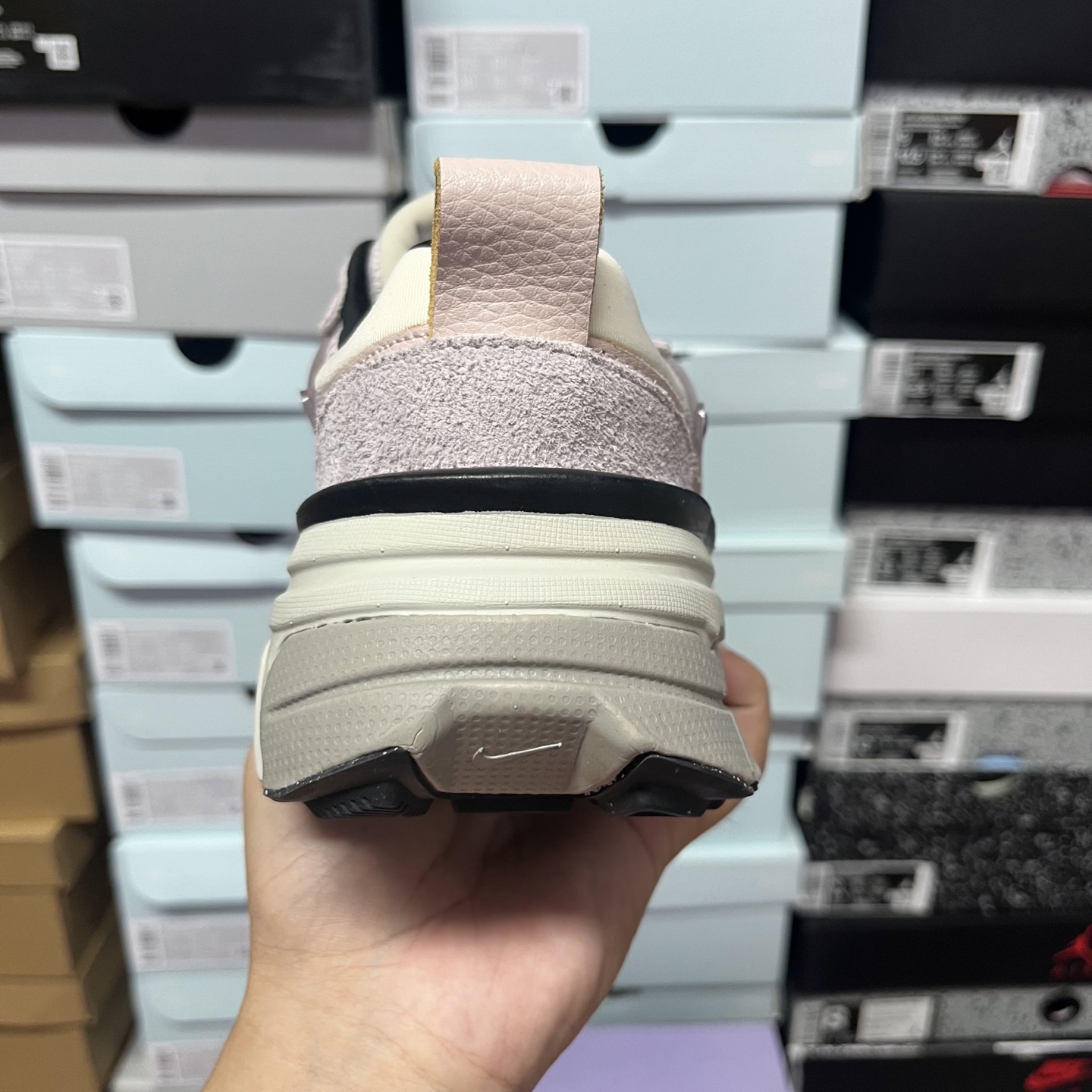 Nike V2K Run 减震防滑耐磨低帮跑步鞋 FN6703-001市场最强版本完美版型 细节 一流做