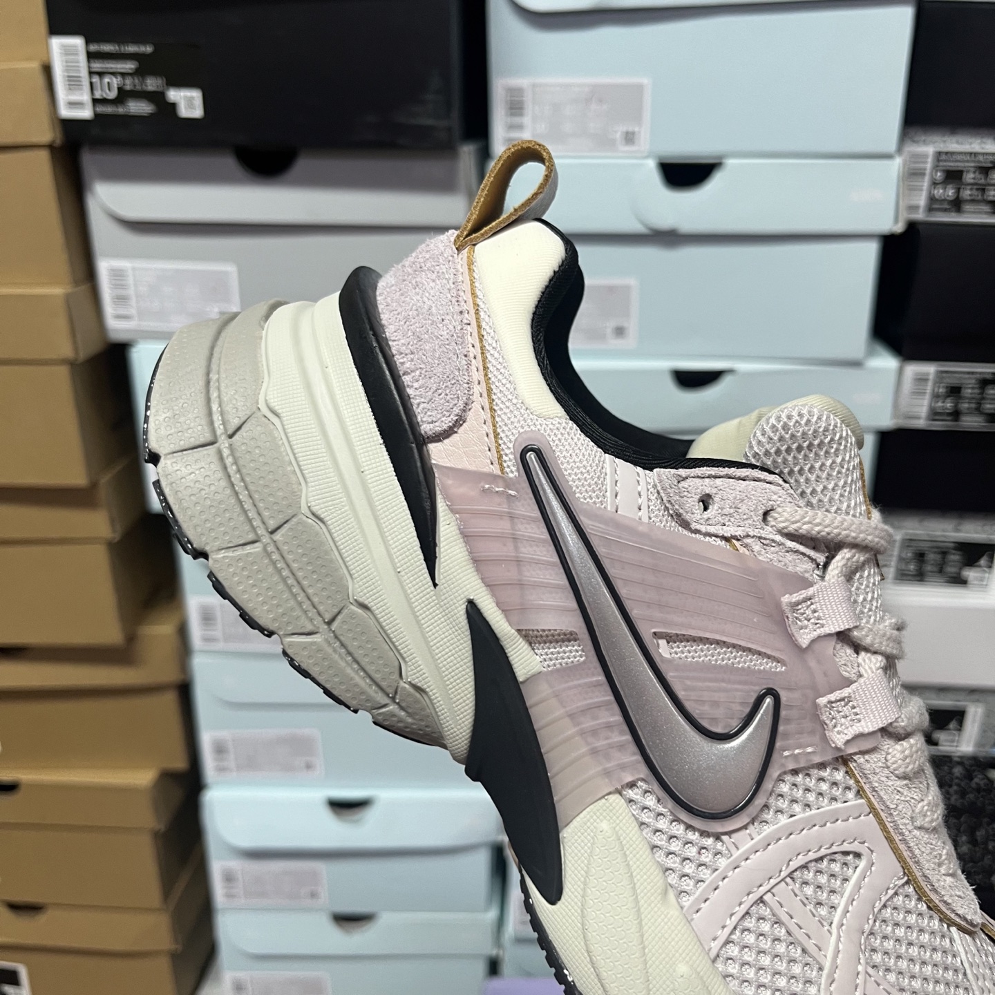 Nike V2K Run 减震防滑耐磨低帮跑步鞋 FN6703-001市场最强版本完美版型 细节 一流做