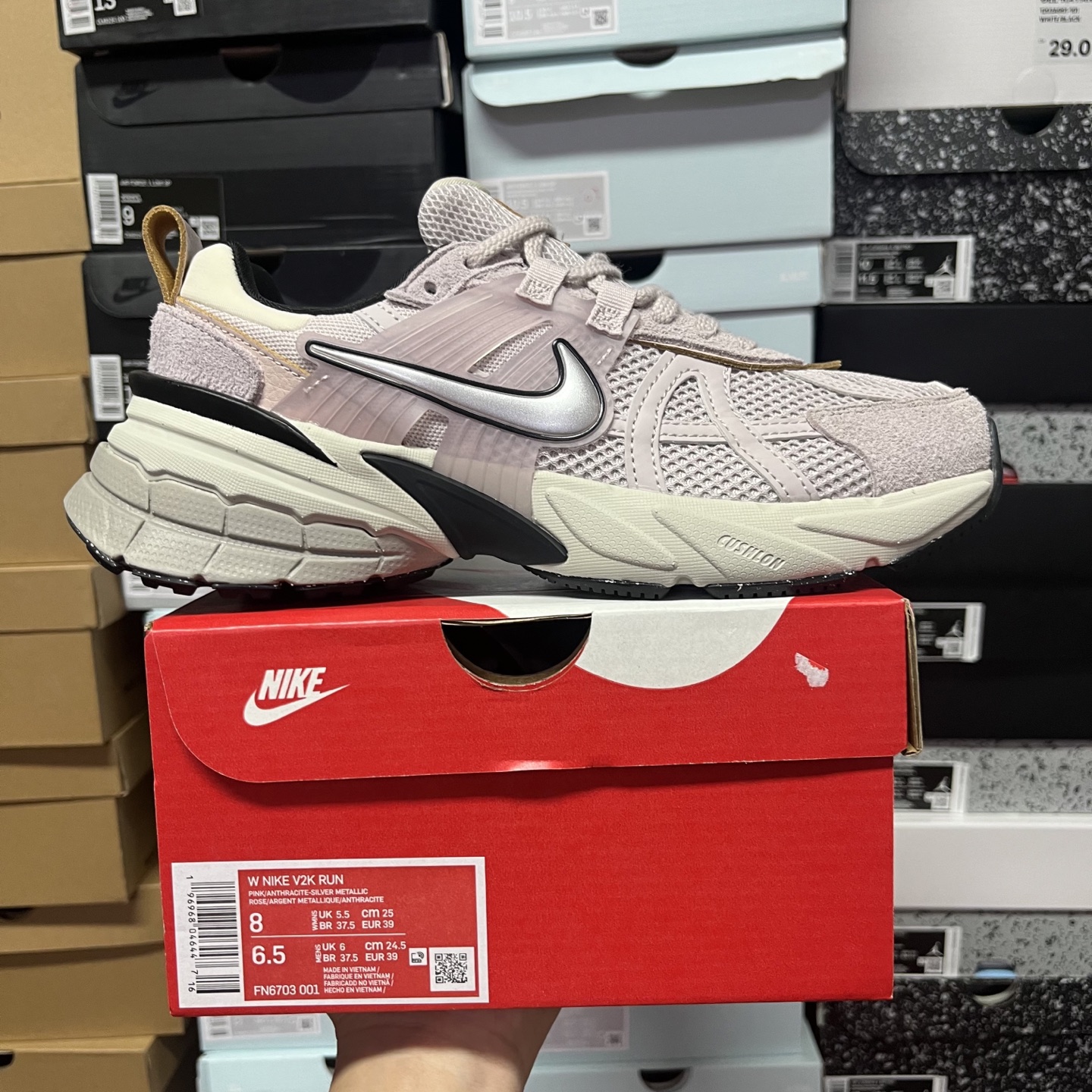 Nike V2K Run 减震防滑耐磨低帮跑步鞋 FN6703-001市场最强版本完美版型 细节 一流做