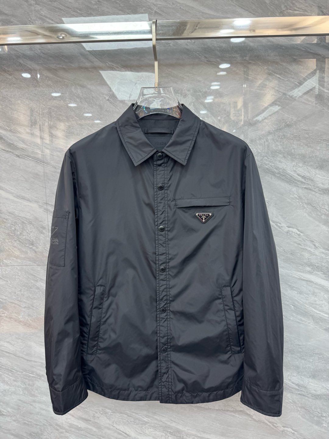  2025SS早春新品🆕普拉达男士【户外】夹克外套 系列‼️‼️

⚠️⚠️柜台同步  原版五金   做