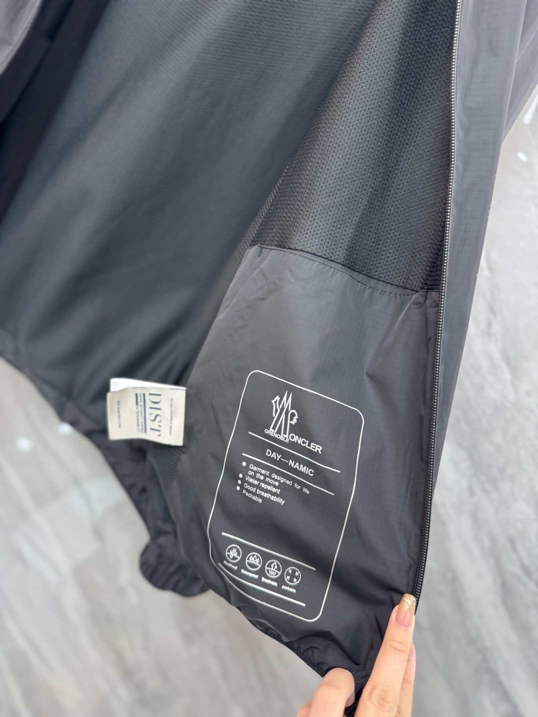  2025SS早春新品🆕蒙口男士【户外】华夫格面料夹克外套 系列‼️‼️

⚠️⚠️柜台同步  原版五金