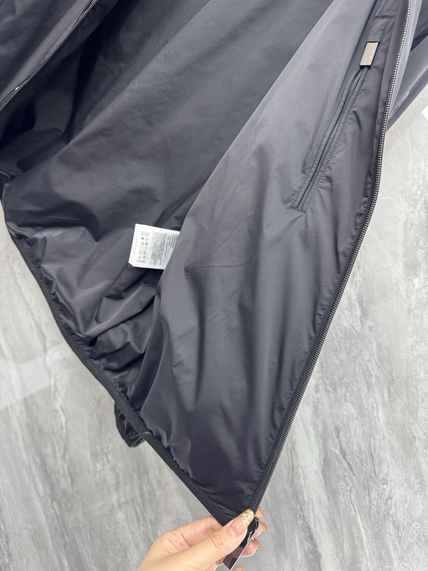  2025SS早春新品🆕蒙口【可拆】夹克外套‼️‼️

⚠️⚠️柜台同步  原版五金   做工精细  可