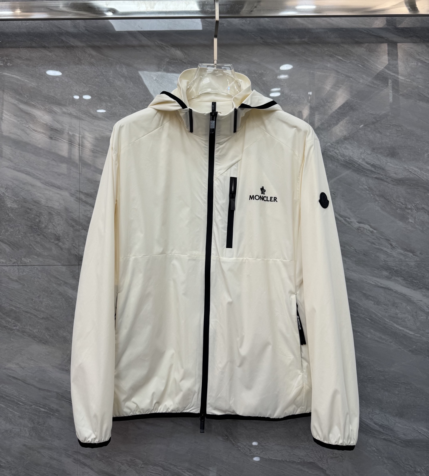  2025SS早春新品🆕蒙口【立领】夹克外套‼️‼️

⚠️⚠️柜台同步  原版五金   做工精细  可