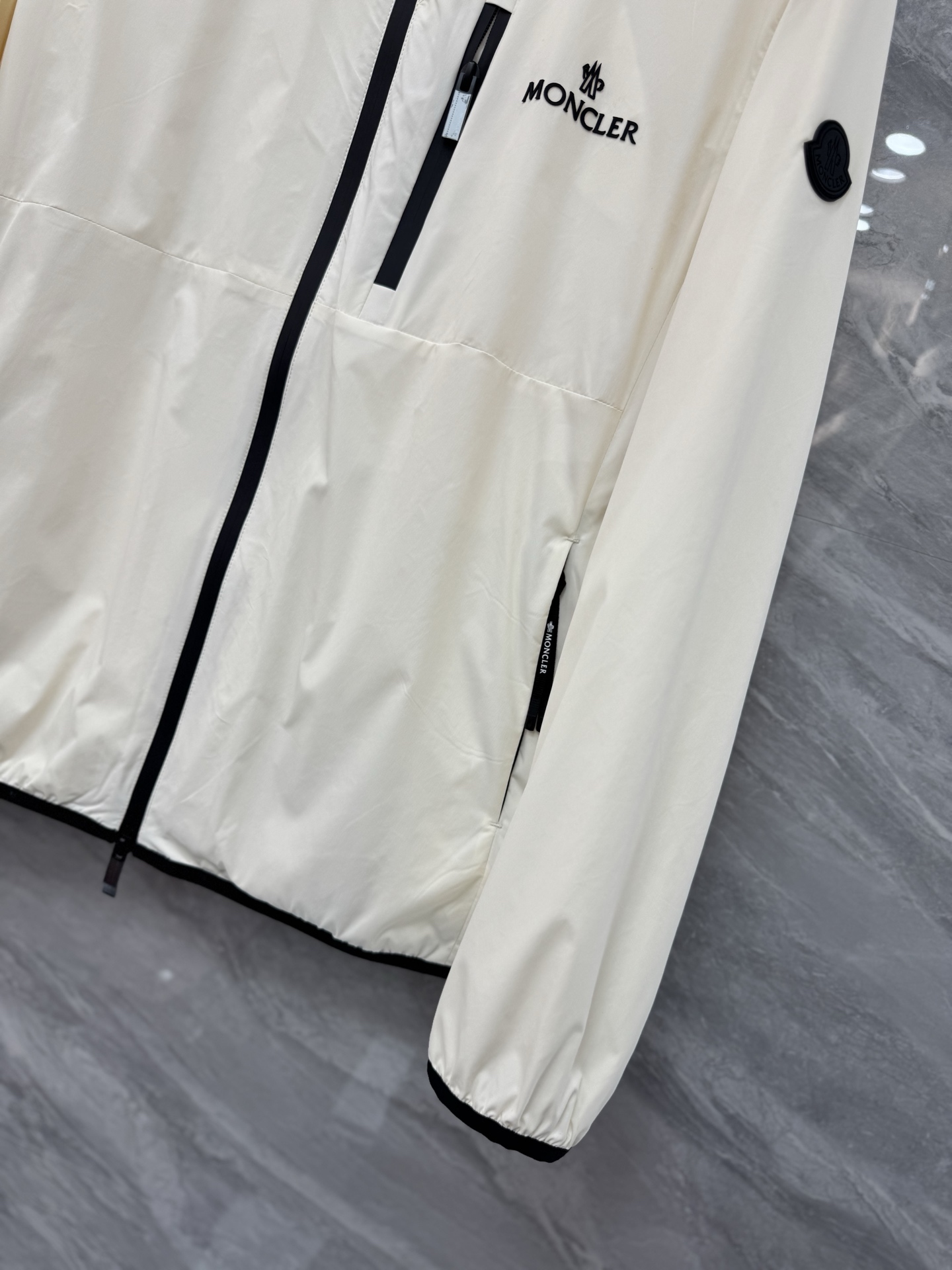  2025SS早春新品🆕蒙口【立领】夹克外套‼️‼️

⚠️⚠️柜台同步  原版五金   做工精细  可