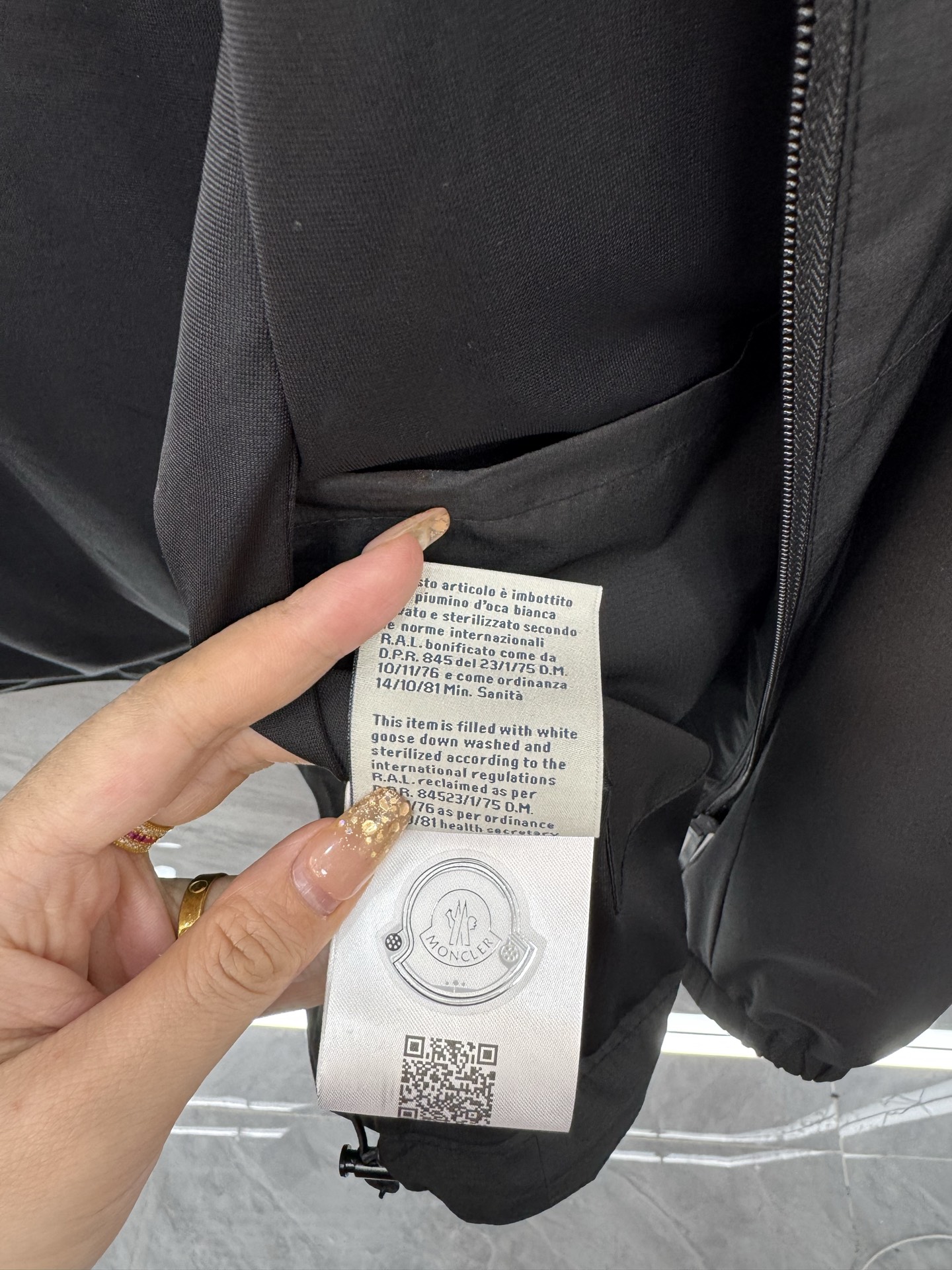  2025SS早春新品🆕蒙口【连帽】夹克外套‼️‼️

⚠️⚠️柜台同步  原版五金   做工精细  可