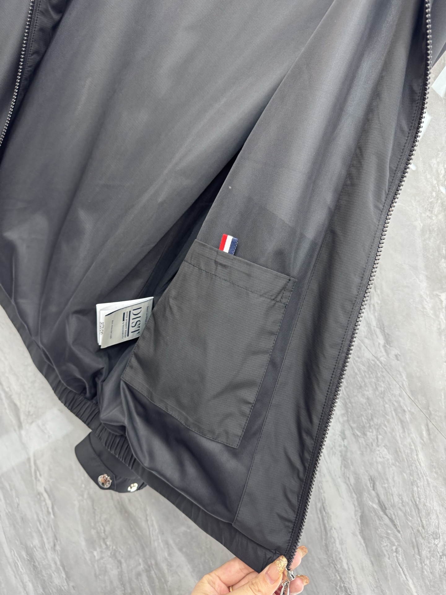  2025SS早春新品🆕蒙口【连帽】夹克外套‼️‼️

⚠️⚠️柜台同步  原版五金   做工精细  可