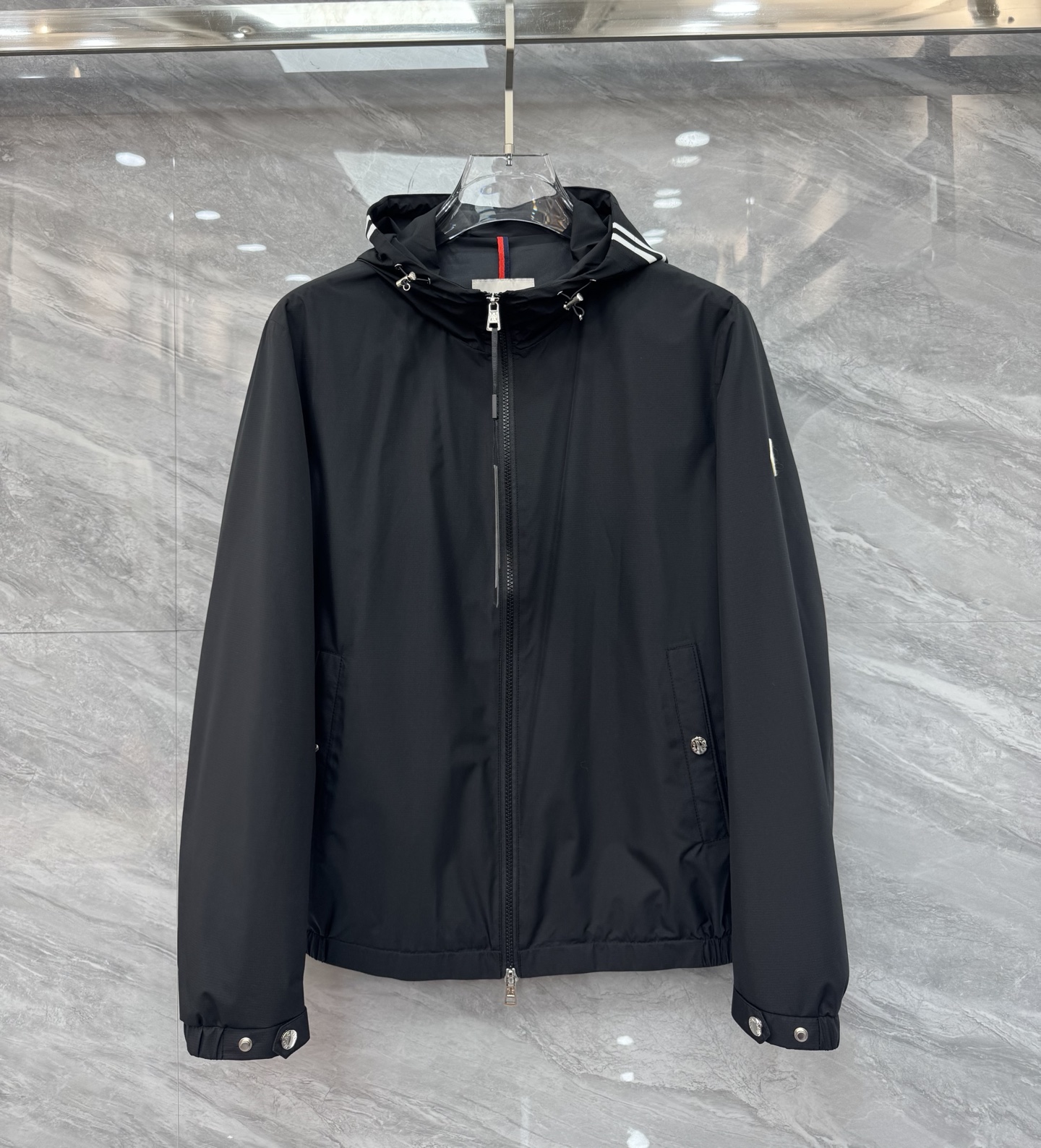  2025SS早春新品🆕蒙口【连帽】夹克外套‼️‼️

⚠️⚠️柜台同步  原版五金   做工精细  可