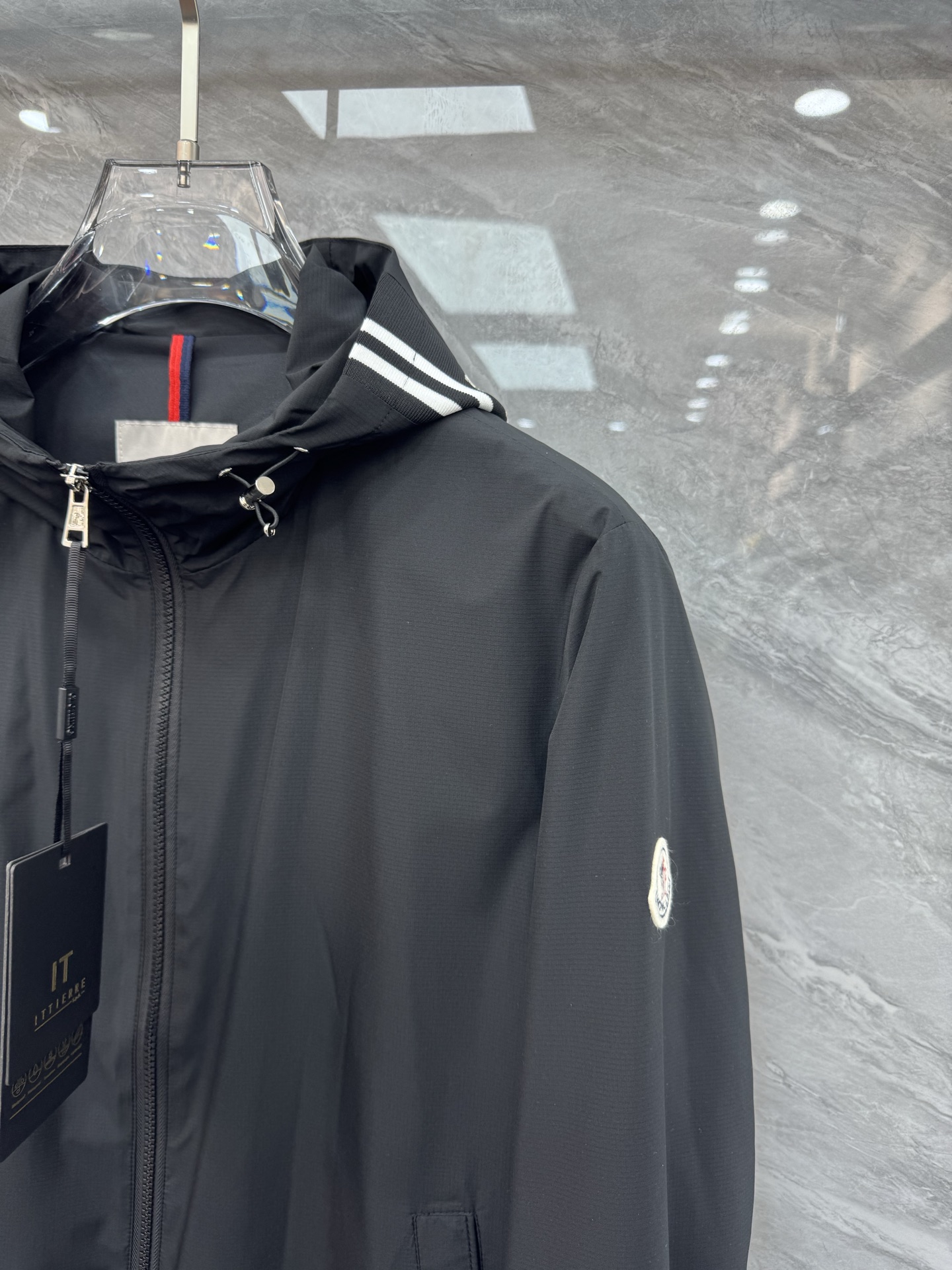  2025SS早春新品🆕蒙口【连帽】夹克外套‼️‼️

⚠️⚠️柜台同步  原版五金   做工精细  可