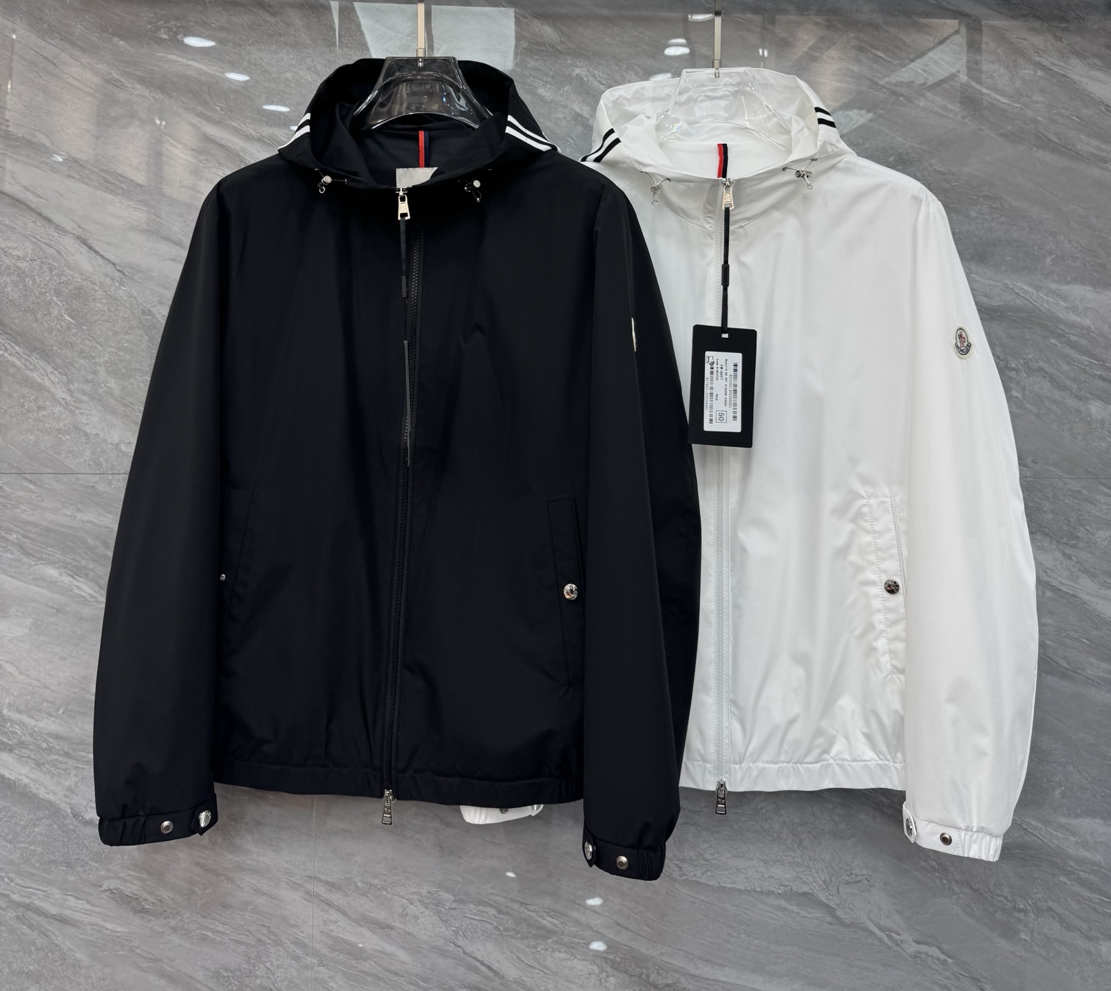  2025SS早春新品🆕蒙口【连帽】夹克外套‼️‼️

⚠️⚠️柜台同步  原版五金   做工精细  可