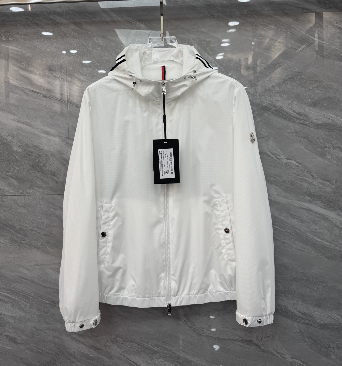  2025SS早春新品🆕蒙口【连帽】夹克外套‼️‼️

⚠️⚠️柜台同步  原版五金   做工精细  可