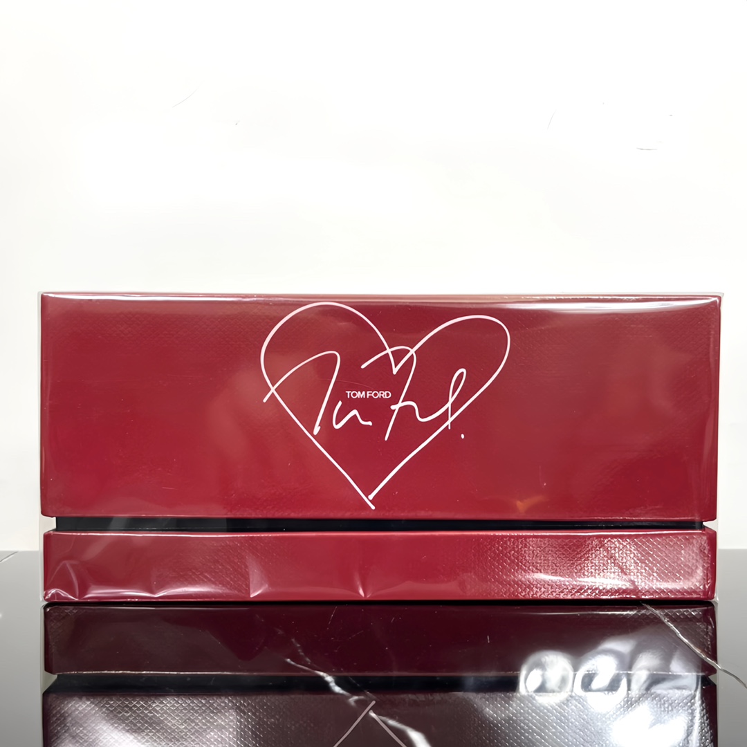 Tom Ford Miniature Perfume Set - Signature Edition, 8-Piece, Red Box 1 i1695812685 48 0
