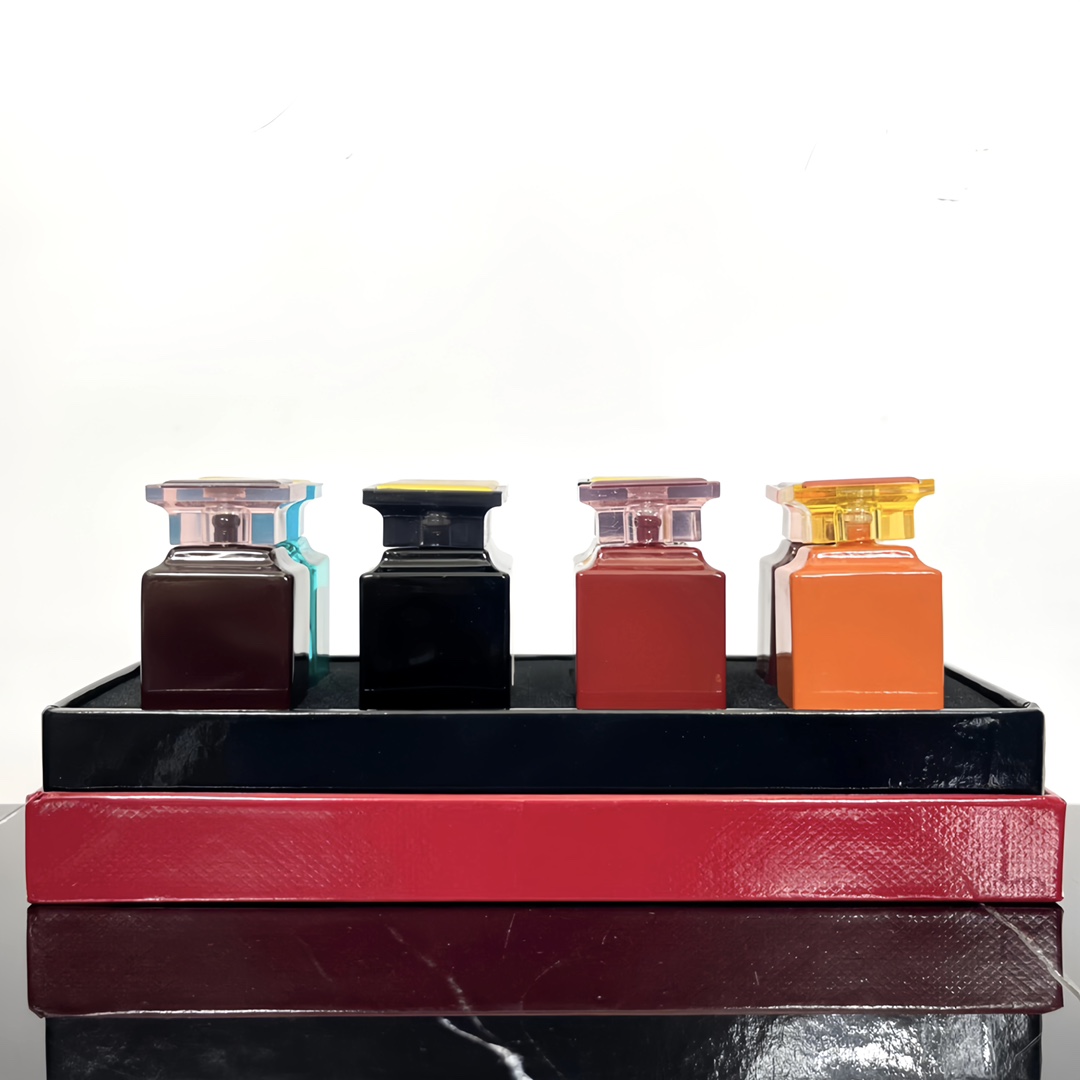 Tom Ford Miniature Perfume Set - Signature Edition, 8-Piece, Red Box 4 i1695812685 7953 3