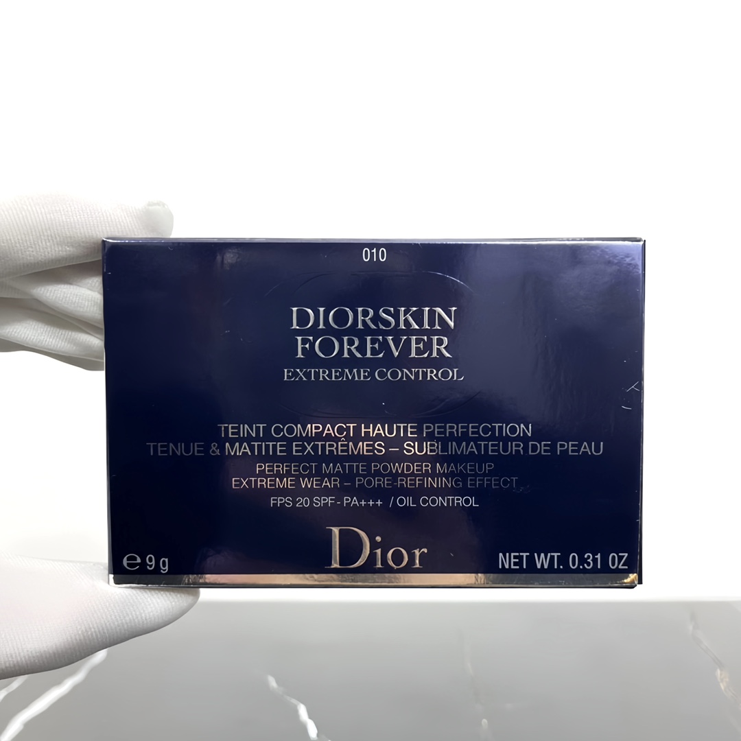 Polvo compacto Dior 凝脂恒久 9g! Números de color: 010#, 020#.