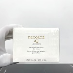 P95. Decor AQ Zhencui Essence Eye Cream 20ml. The new version of Daiko AQ Zhencui Eye Cream 20ML, AQ Zhencui Jingyan Qizhen Eye Cream 20g is a luxurious eye cream that solves 8 kinds of eye problems. Regenerates the eye chakras that are prone to drooping. The eyes are corrected and straightened from the inside of the skin. 8 types of multi-effect eye cream that comprehensively care for eye problems (dryness, fine lines, deep wrinkles, eye bags, dark circles, sagging, puffiness, sensitivity). Strengthen the eye muscles, correct cytoskeleton, and correct eyes. Combined with medical-grade materials that have a body-temperature fixing effect, the mesh around the eyes is tightly fixed. Utilizes ingredients specially designed for eye problems (acetyl hexapeptide-expressive muscle relaxation) to strengthen the regeneration ability of eye circles. The specially formulated capsules can safely deliver 22 active ingredients to the thin and sensitive skin around the eyes. Brightens the skin around the eyes and gives the skin a radiant look, creating a radiant and healthy impression. 1 P95. Decor AQ Zhencui Essence Eye Cream 20ml. The new version of Daiko AQ Zhencui Eye Cream 20ML, AQ Zhencui Jingyan Qizhen Eye Cream 20g is a luxurious eye cream that solves 8 kinds of eye problems. Regenerates the eye chakras that are prone to drooping. The eyes are corrected and straightened from the inside of the skin. 8 types of multi-effect eye cream that comprehensively care for eye problems (dryness, fine lines, deep wrinkles, eye bags, dark circles, sagging, puffiness, sensitivity). Strengthen the eye muscles, correct cytoskeleton, and correct eyes. Combined with medical-grade materials that have a body-temperature fixing effect, the mesh around the eyes is tightly fixed. Utilizes ingredients specially designed for eye problems (acetyl hexapeptide-expressive muscle relaxation) to strengthen the regeneration ability of eye circles. The specially formulated capsules can safely deliver 22 active ingredients to the thin and sensitive skin around the eyes. Brightens the skin around the eyes and gives the skin a radiant look, creating a radiant and healthy impression.