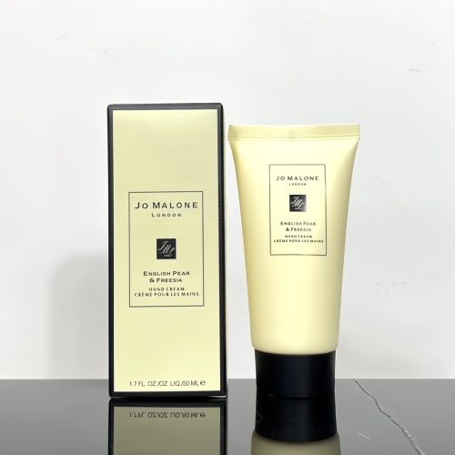 Jo Malone London English Pear & Freesia Hand Cream 50ml 1 Jo Malone London English Pear & Freesia Hand Cream 50ml