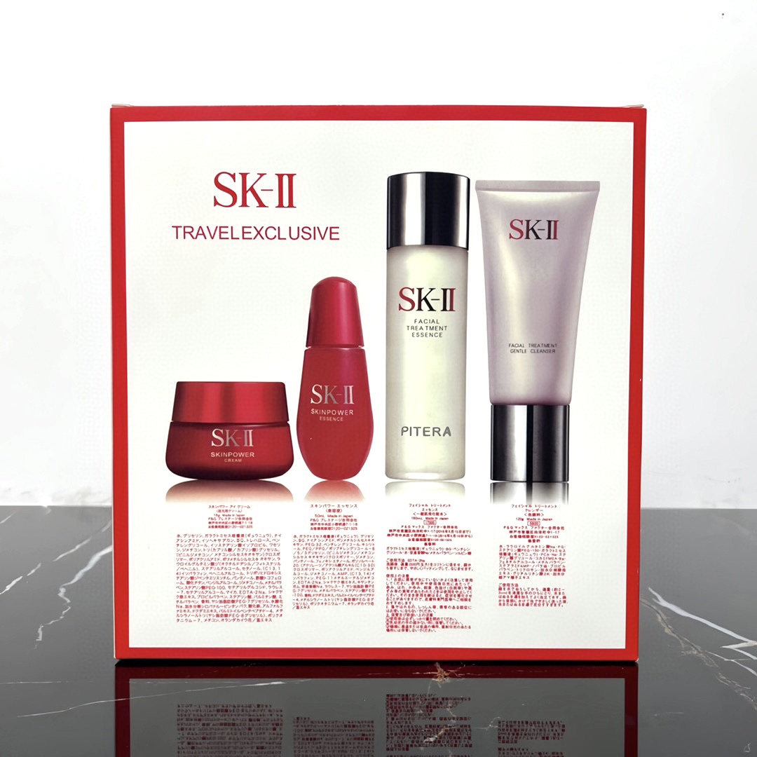 68！（下单备注：SK正装四件套） SK正装四件套🔜到货❗️SKII正装护肤四件套现货实拍基础修护套盒内含：磨砂面霜80g.磨砂红灯泡50ml.神仙水160ml.洗面奶120ml. 使用方法：先用洁面乳充分揉出泡沫洁面后，再取化妆棉沾点…