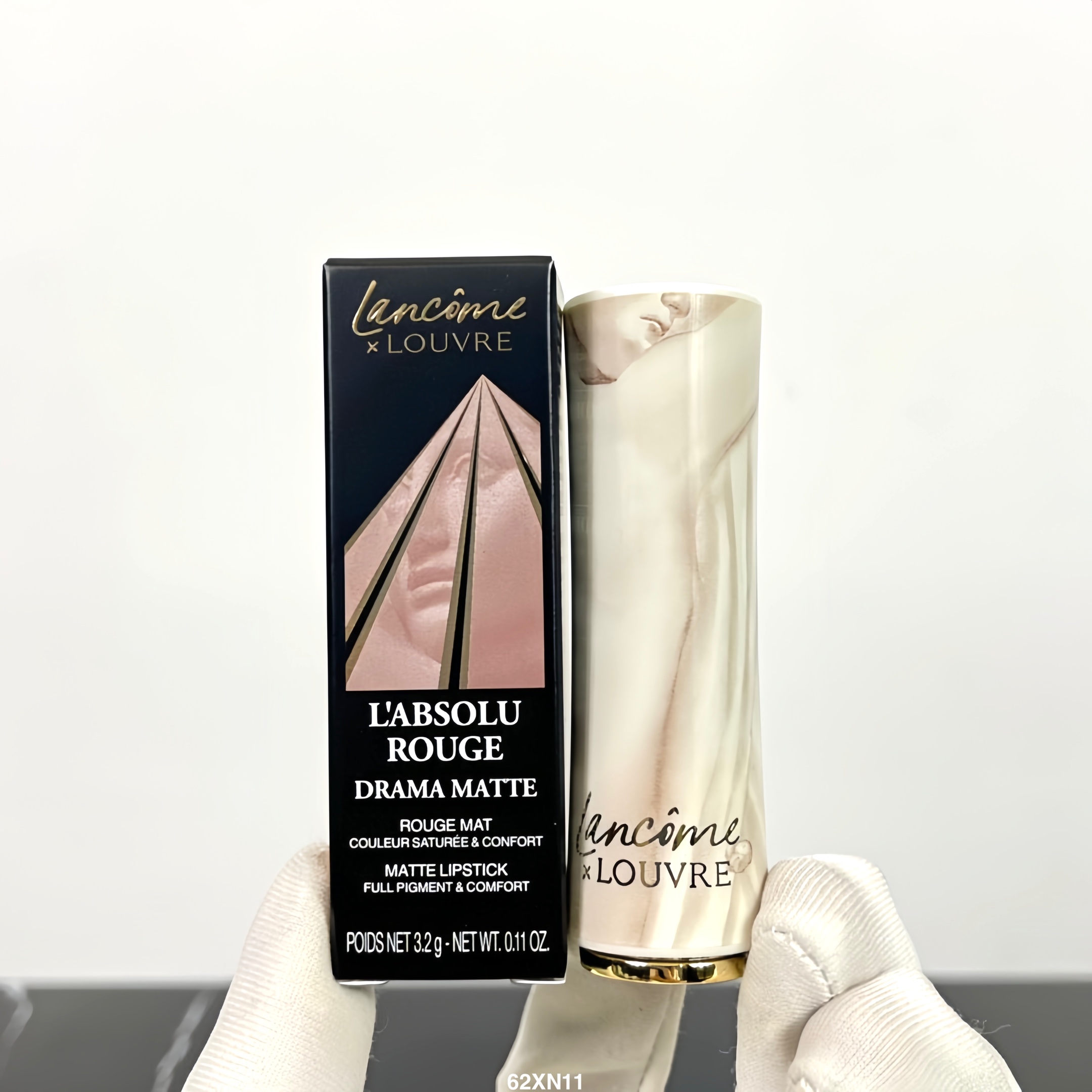 28! Lápiz labial de la colección del Louvre de Lancôme 4 colores: 105-200-274-196. ¡Preparación para Navidad! La colecc…