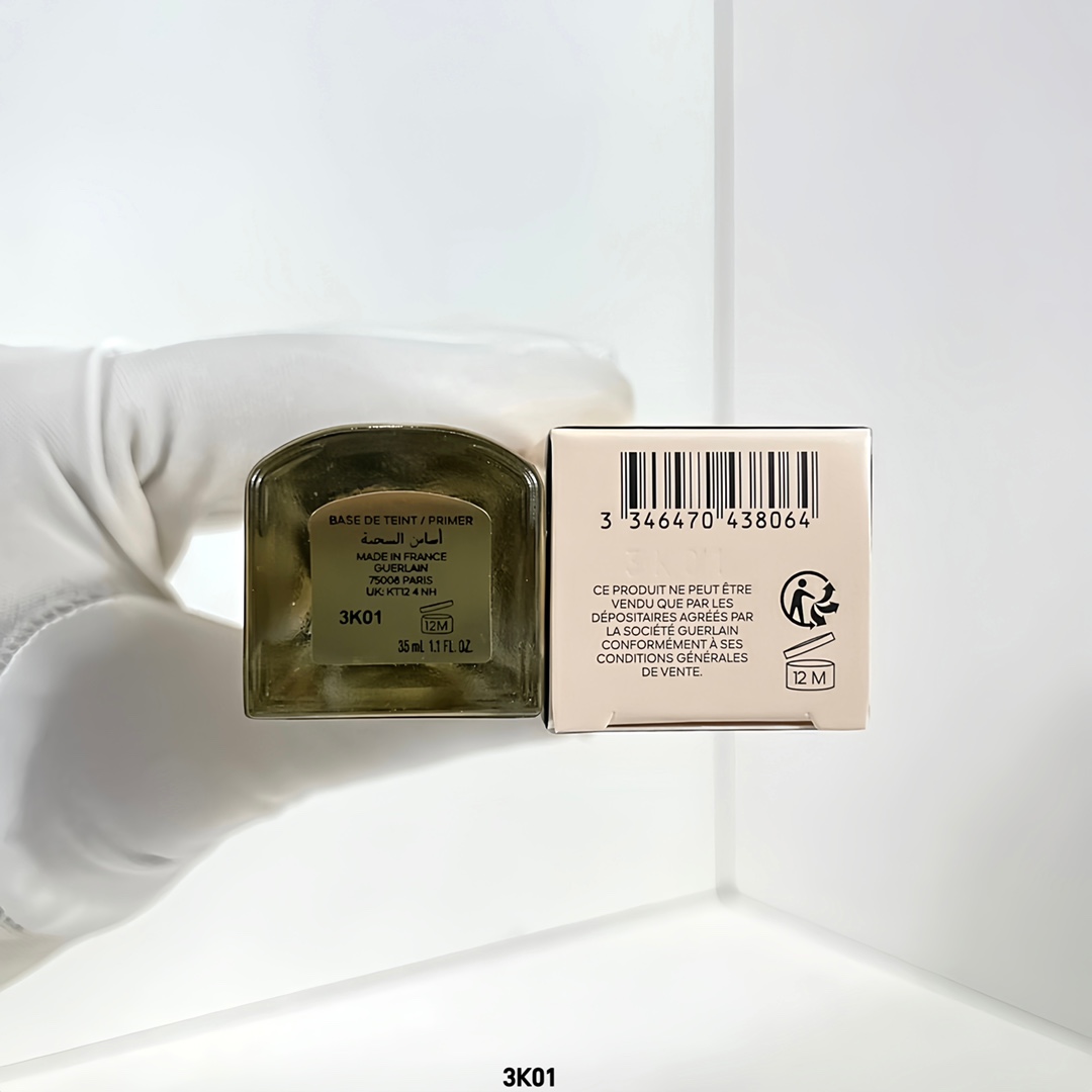 明通品质/140💰包邮
娇兰金钻24k妆前乳35ml/明通版🔜3K01编码！单支价❗️娇兰金钻24k妆前乳两件套！内含：35ml×2。全对版，明通市场认可版本✔新版娇兰24K金箔妆前乳35ml，质地轻薄，柔软，隐形毛孔，有效提亮肌肤，超强抗氧化，底妆更服帖滋润，不再怕干燥起皮、卡粉。