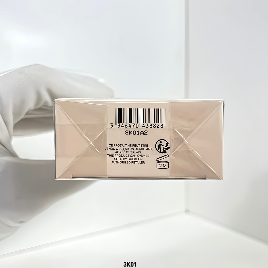 明通品质/140💰包邮
娇兰金钻24k妆前乳35ml/明通版🔜3K01编码！单支价❗️娇兰金钻24k妆前乳两件套！内含：35ml×2。全对版，明通市场认可版本✔新版娇兰24K金箔妆前乳35ml，质地轻薄，柔软，隐形毛孔，有效提亮肌肤，超强抗氧化，底妆更服帖滋润，不再怕干燥起皮、卡粉。