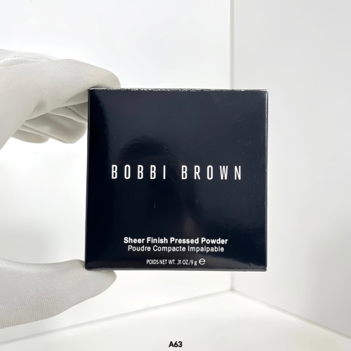 Bobbi Brown Sheer Finish Pressed Powder - Available in 3 Shades 1 Bobbi Brown Sheer Finish Pressed Powder - Available in 3 Shades