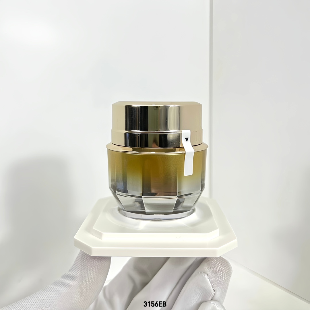 CPB Clé de Peau Beauté Enhancing Eye Contour Cream Supreme - 15ml 7 i1715867110 1772 0