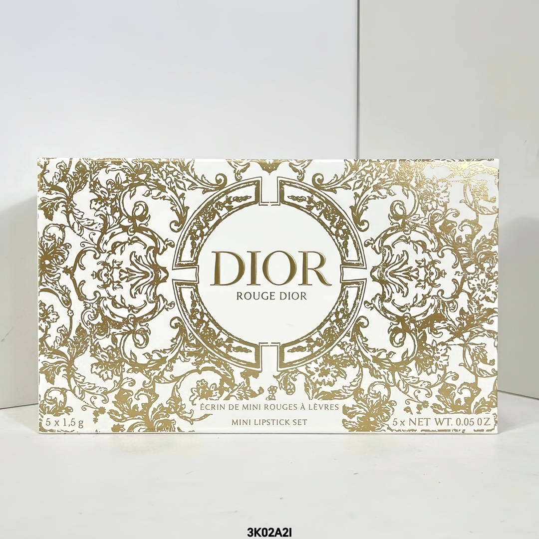 90包 💪( 迪奥金花口红小样5件套 ) 3K02A2I编码!配礼袋❗️迪奥圣诞金花口红小样5件套对版质量❗️迪奥烈焰蓝金唇膏金花五件套小样套盒包含:999丝绒-720丝绒-888哑光-840丝绒-228丝绒。