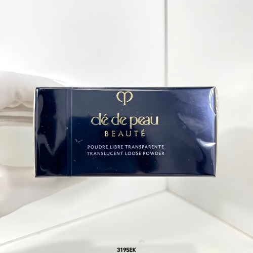 Clé de Peau Beauté Translucent Loose Powder - Lightweight, Long-Lasting Finish 1 Clé de Peau Beauté Translucent Loose Powder - Lightweight, Long-Lasting Finish