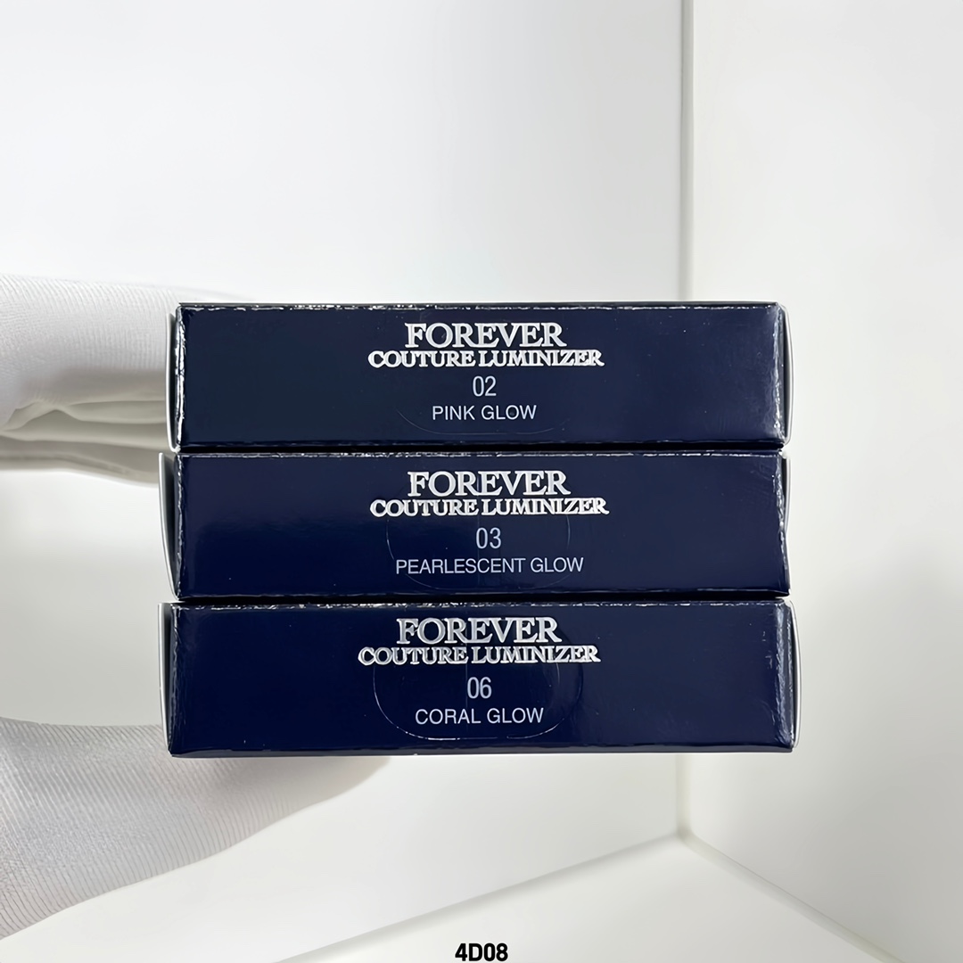 85💰
迪奥白色皮革高光修容盘6g！色号：001#，002#，01#，02#，03#，04#，05#，06#，