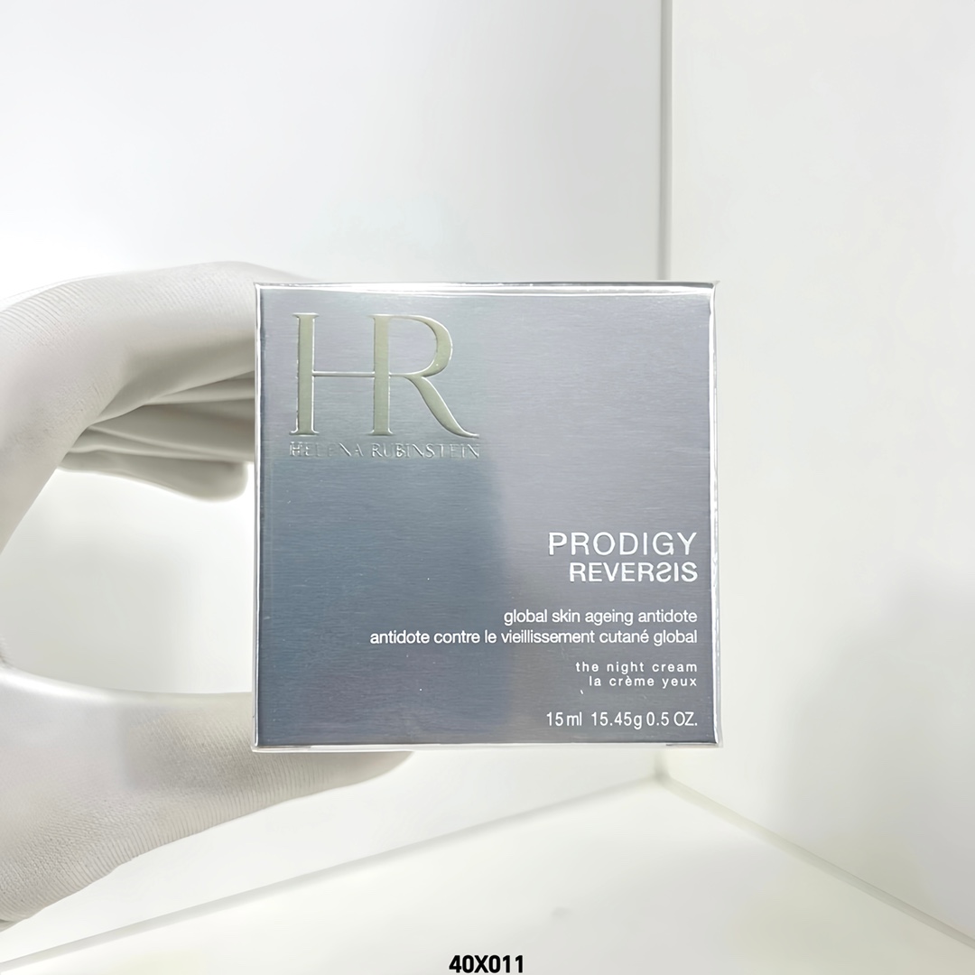 38！HR赫莲娜溯颜眼霜15ml🔜HR 赫莲娜至美溯颜菁华眼霜15ml。功效:紧致 赫莲娜至美溯颜菁华滋养霜功效:保湿规格类型:正常规格功效:补水功效:淡化细纹。