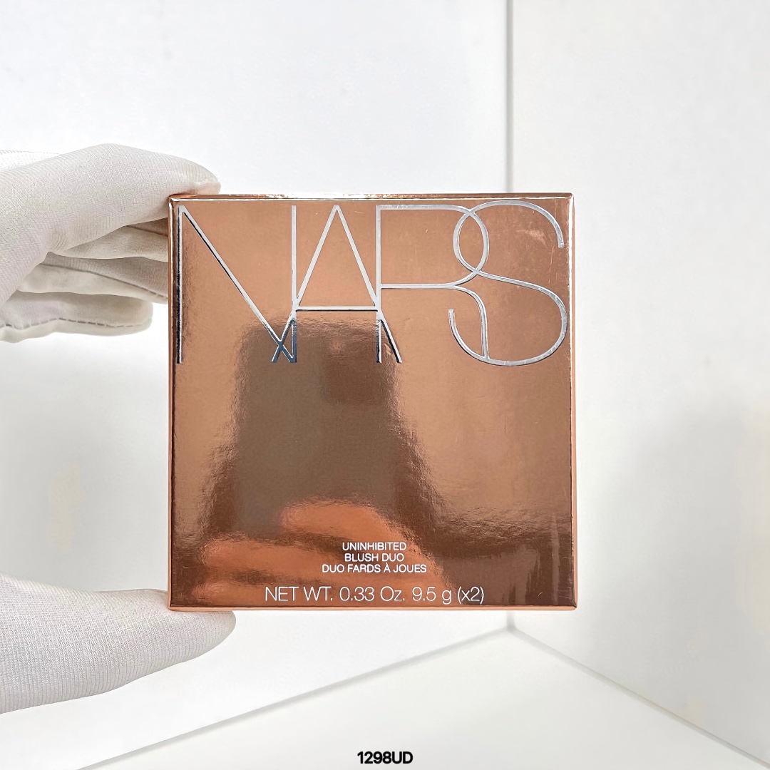 ¡Colorete Nars dorado en relieve de dos tonos! Son los colores populares anteriores 👈 Izquierda: Tempted, un albaricoq…