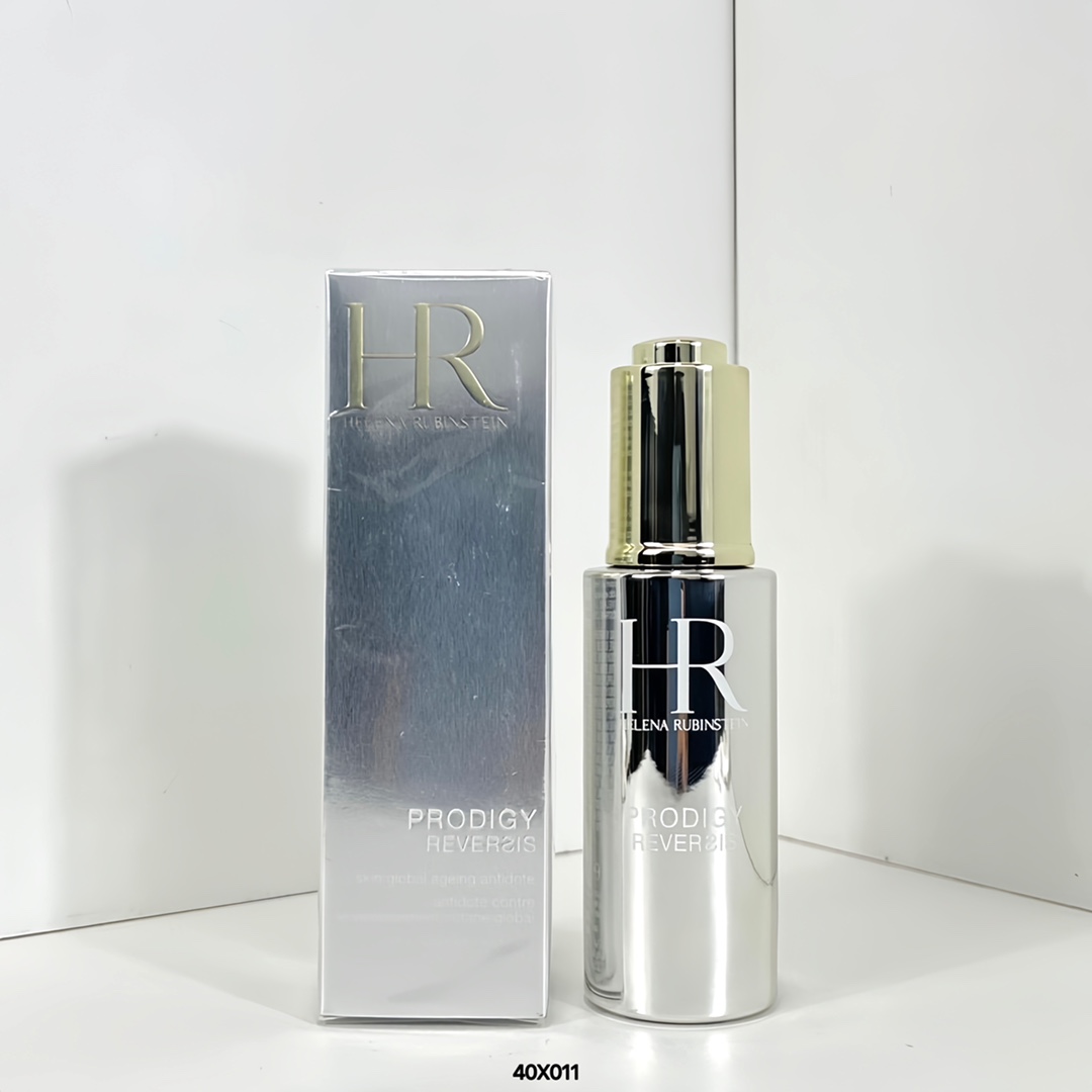 32！（下单备注：赫莲娜溯颜精华） 💥HR赫莲娜溯颜精华30ml🔜40X011编码！HR赫莲娜至美溯颜浓缩精华30ml硬货又又又来了！！主打高浓度二裂酵母菌，发酵产物溶胞物，玻色因 保湿、滋养、抗老化，紧致它都能给你！