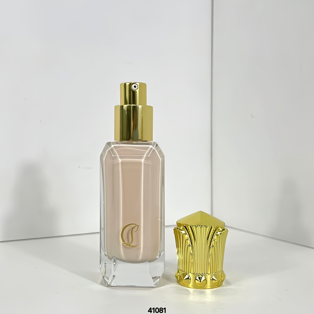 70💰
萝卜丁粉底液30ml！色号：10N#，10W#，05N#。