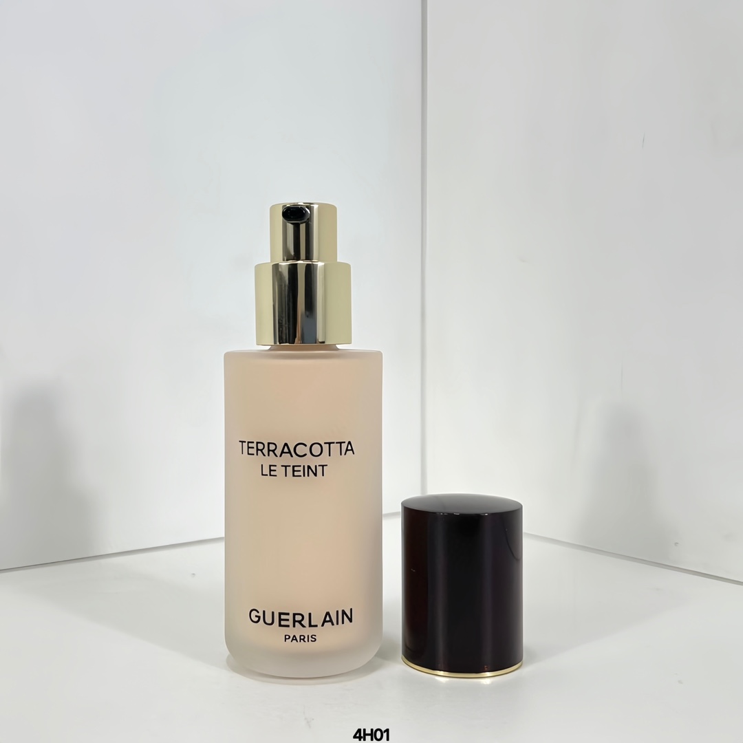 Louis Vuitton Haute Couture Couture Beauty Luxury Makeup Lipstick 2