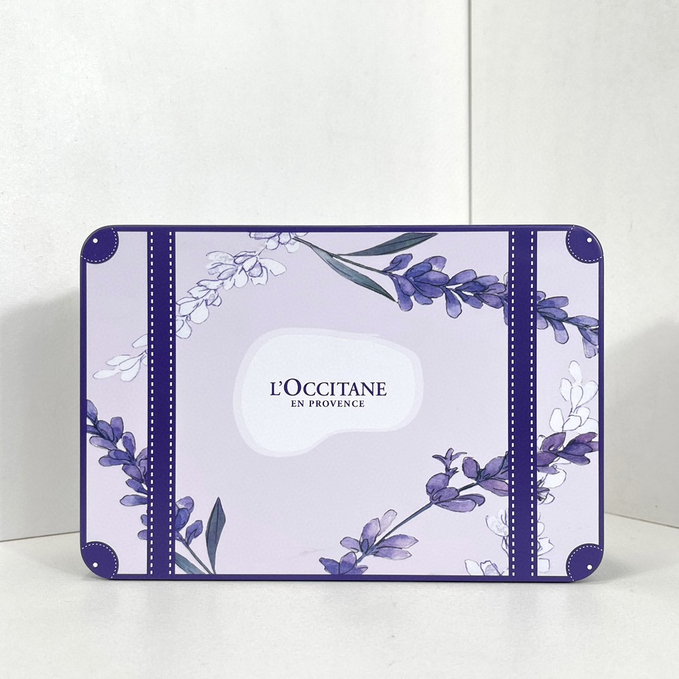 Set de cinco cremas de manos de lavanda de L'Occitane en caja de hierro! Incluye: 5X30ml. Aromas: Manteca de karité, La…